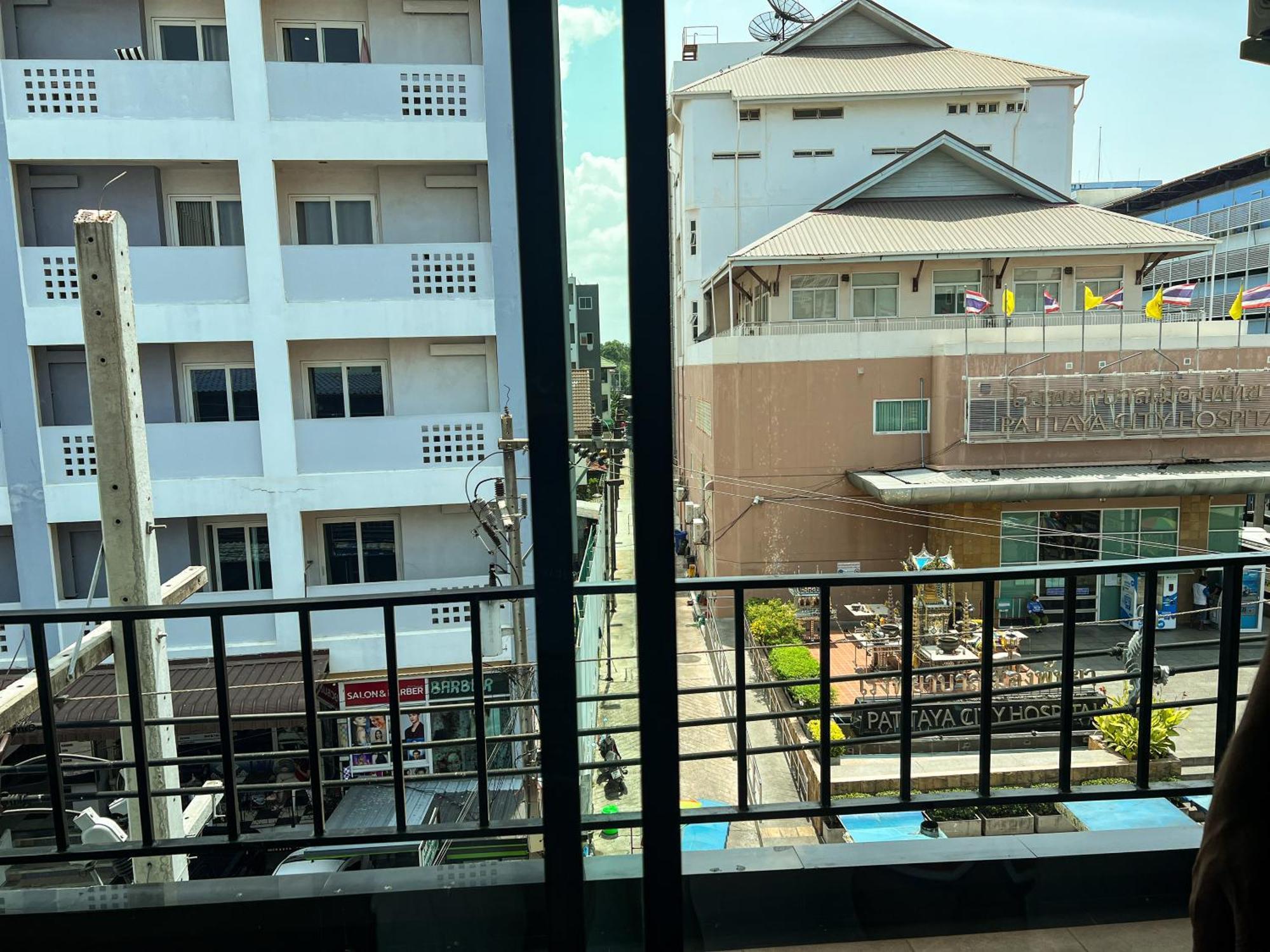 Smyrna Apartment Pattaya Bagian luar foto