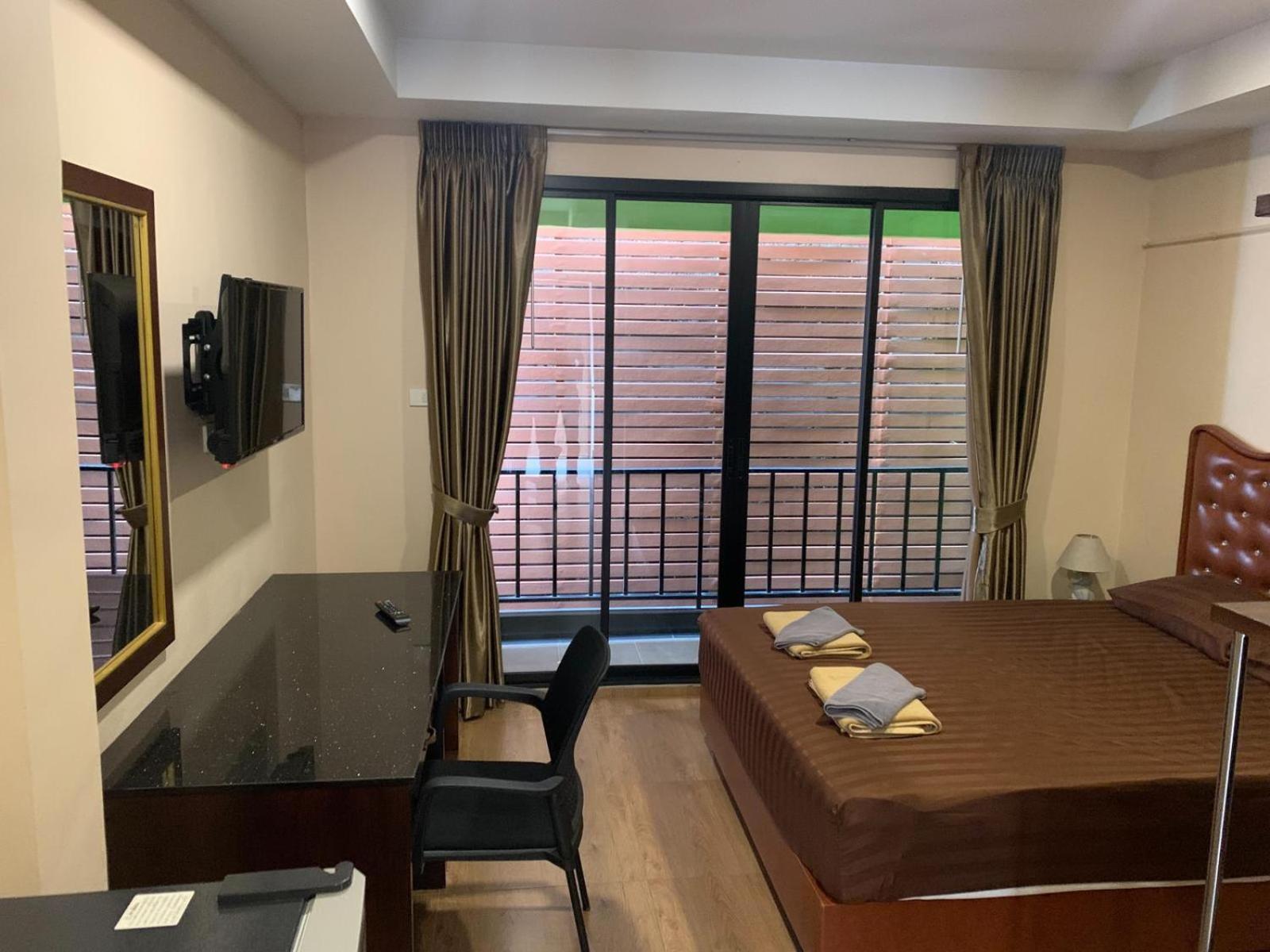 Smyrna Apartment Pattaya Bagian luar foto